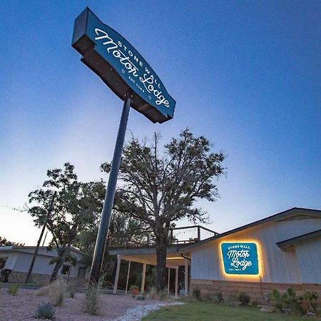 Stonewall Motor Lodge ภายนอก รูปภาพ