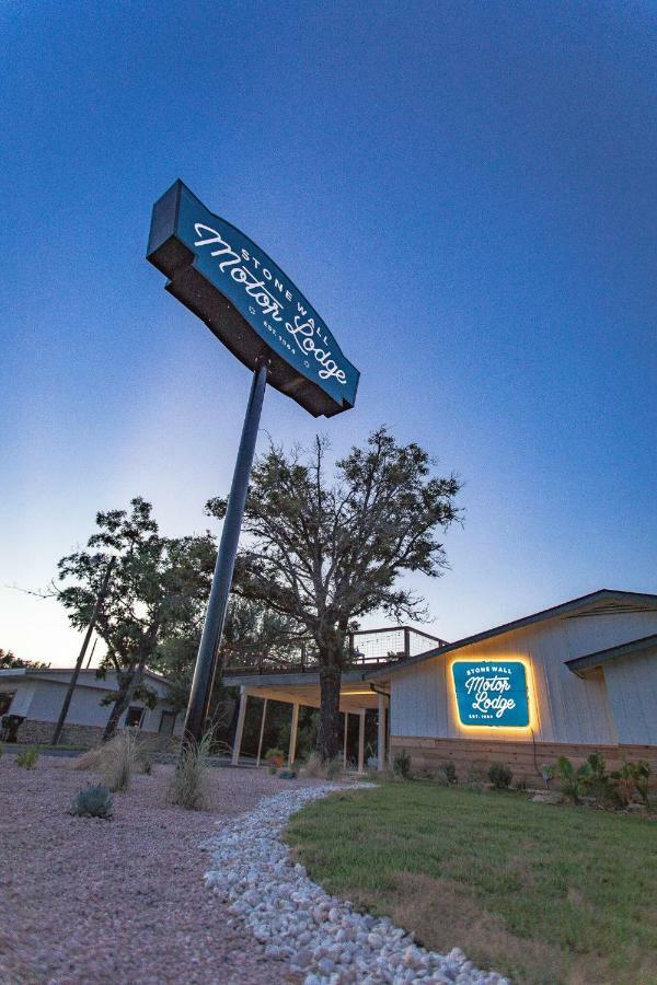 Stonewall Motor Lodge ภายนอก รูปภาพ